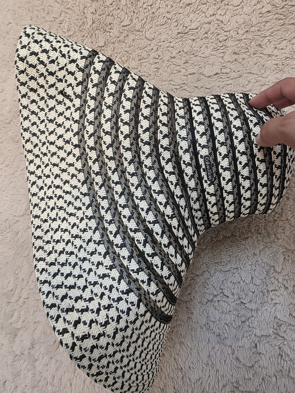 Calvin Klein Black and White Woven packable  Hat - Picture 5 of 7